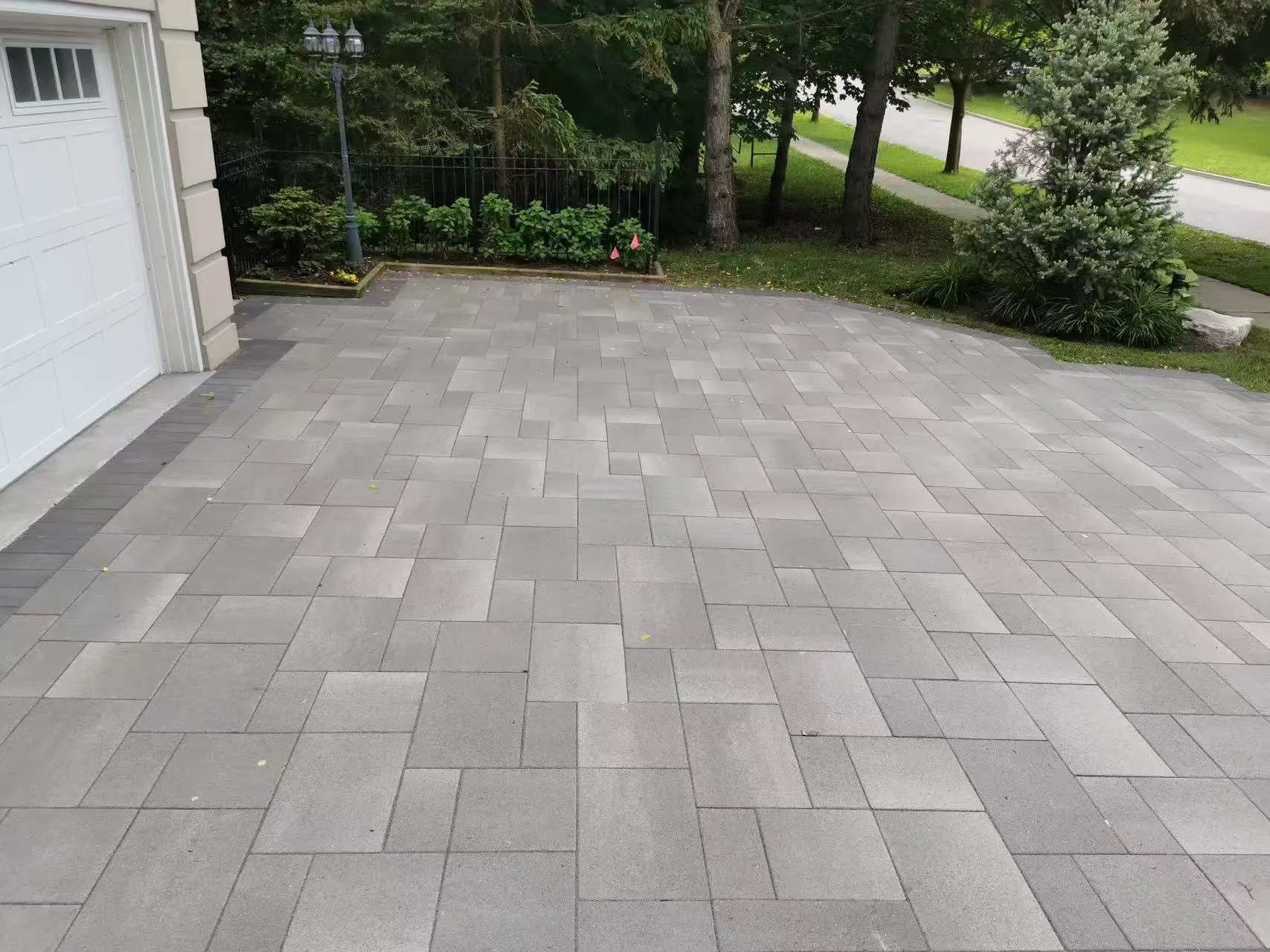 landscape pavement driveway